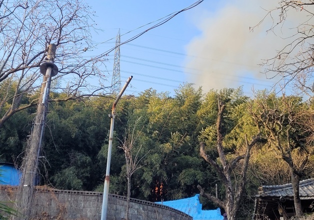 울산 울주군 온양읍 농막서 불…1명 얼굴 화상