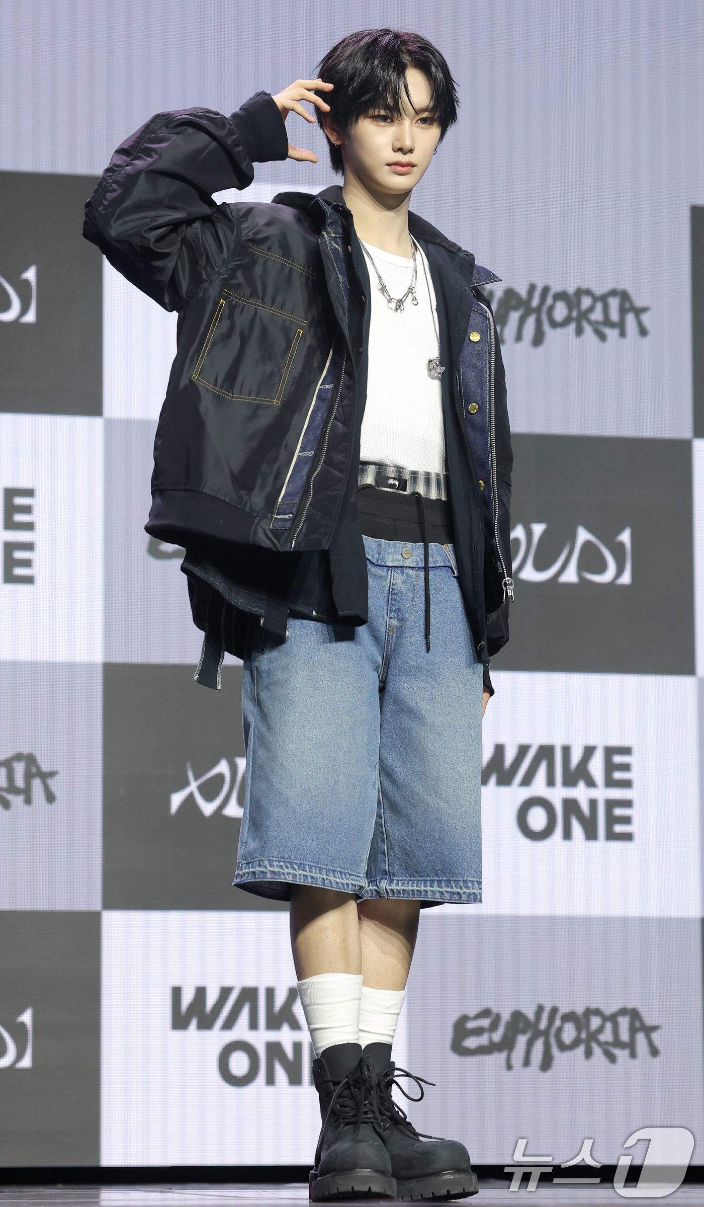 (서울=뉴스1) 권현진 기자 = 그룹 알파드라이브원(ALD1)의 안신이 12일 서울 용산구 블루스퀘어 SOL트래블홀에서 열린 미니 1집  'EUPHORIA'(유포리아) 발매 쇼케이 …