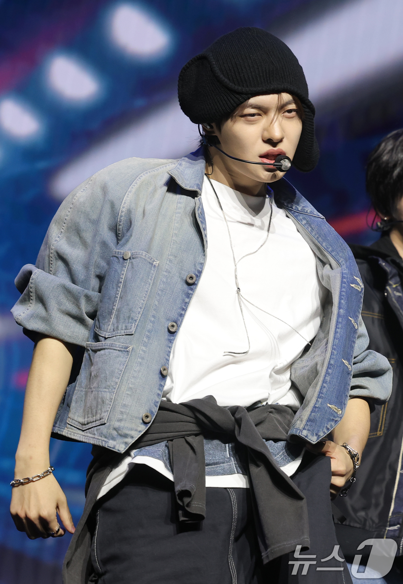 (서울=뉴스1) 권현진 기자 = 그룹 알파드라이브원(ALD1)의 리오가 12일 서울 용산구 블루스퀘어 SOL트래블홀에서 열린 미니 1집  'EUPHORIA'(유포리아) 발매 쇼케이 …