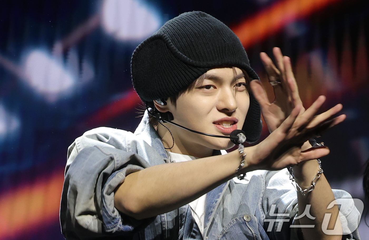 (서울=뉴스1) 권현진 기자 = 그룹 알파드라이브원(ALD1)의 리오가 12일 서울 용산구 블루스퀘어 SOL트래블홀에서 열린 미니 1집  'EUPHORIA'(유포리아) 발매 쇼케이 …