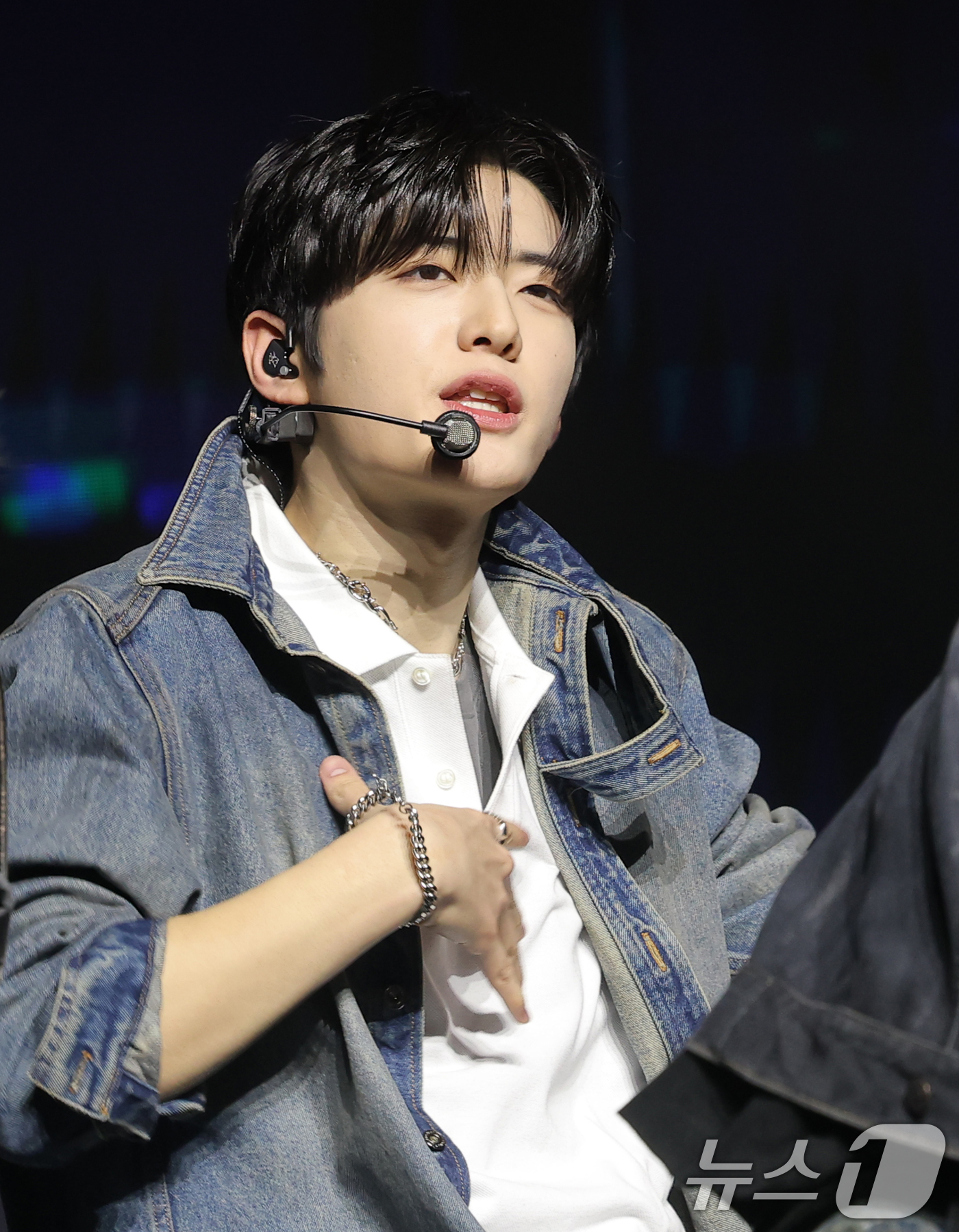 (서울=뉴스1) 권현진 기자 = 그룹 알파드라이브원(ALD1)의 상현이 12일 서울 용산구 블루스퀘어 SOL트래블홀에서 열린 미니 1집  'EUPHORIA'(유포리아) 발매 쇼케이 …