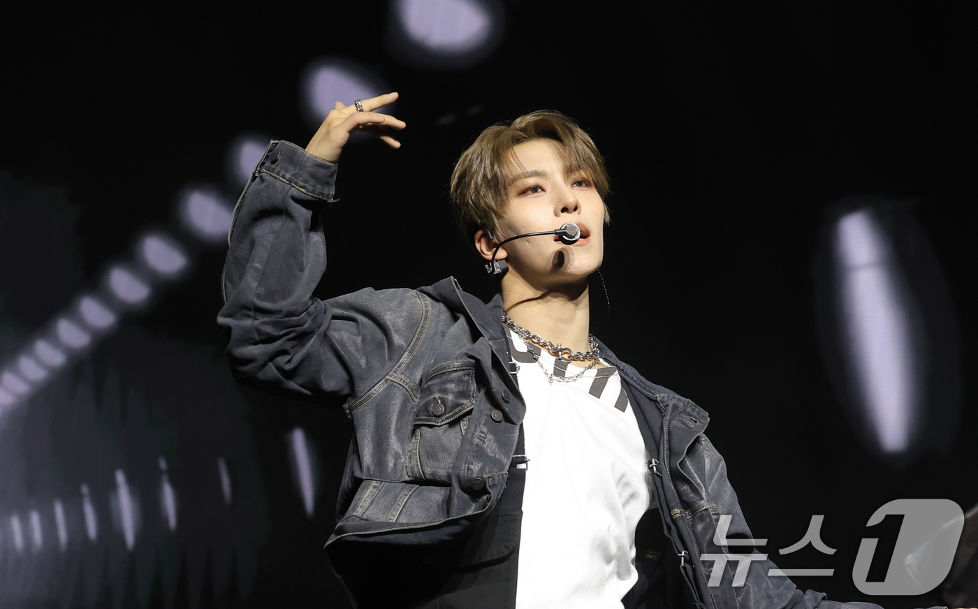 (서울=뉴스1) 권현진 기자 = 그룹 알파드라이브원(ALD1)의 씬롱이 12일 서울 용산구 블루스퀘어 SOL트래블홀에서 열린 미니 1집  'EUPHORIA'(유포리아) 발매 쇼케이 …