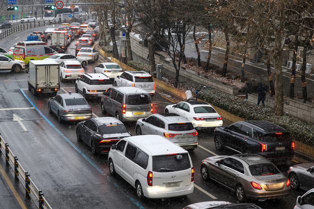 정체 빚는 도로