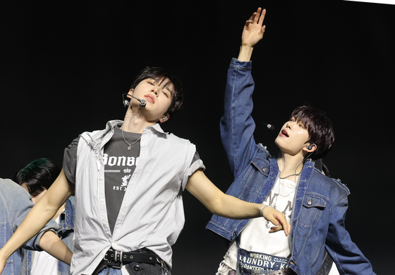 준서·건우, 화려한 퍼포먼스