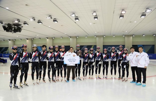 우원식 국회의장, 진천 선수촌 찾아 격려 "최상의 환경 지원할 것"