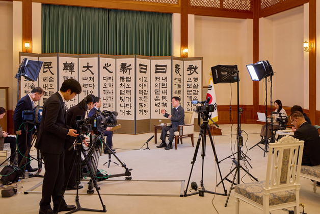 NHK 인터뷰하는 이재명 대통령