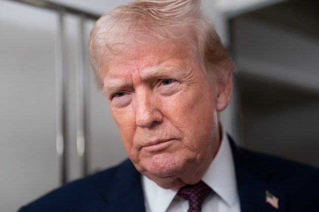 트럼프 "관세 판결 패소하면 美 망할 것…보상금 수조 달러"