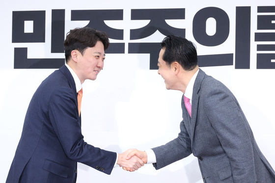 손잡은 장동혁·이준석