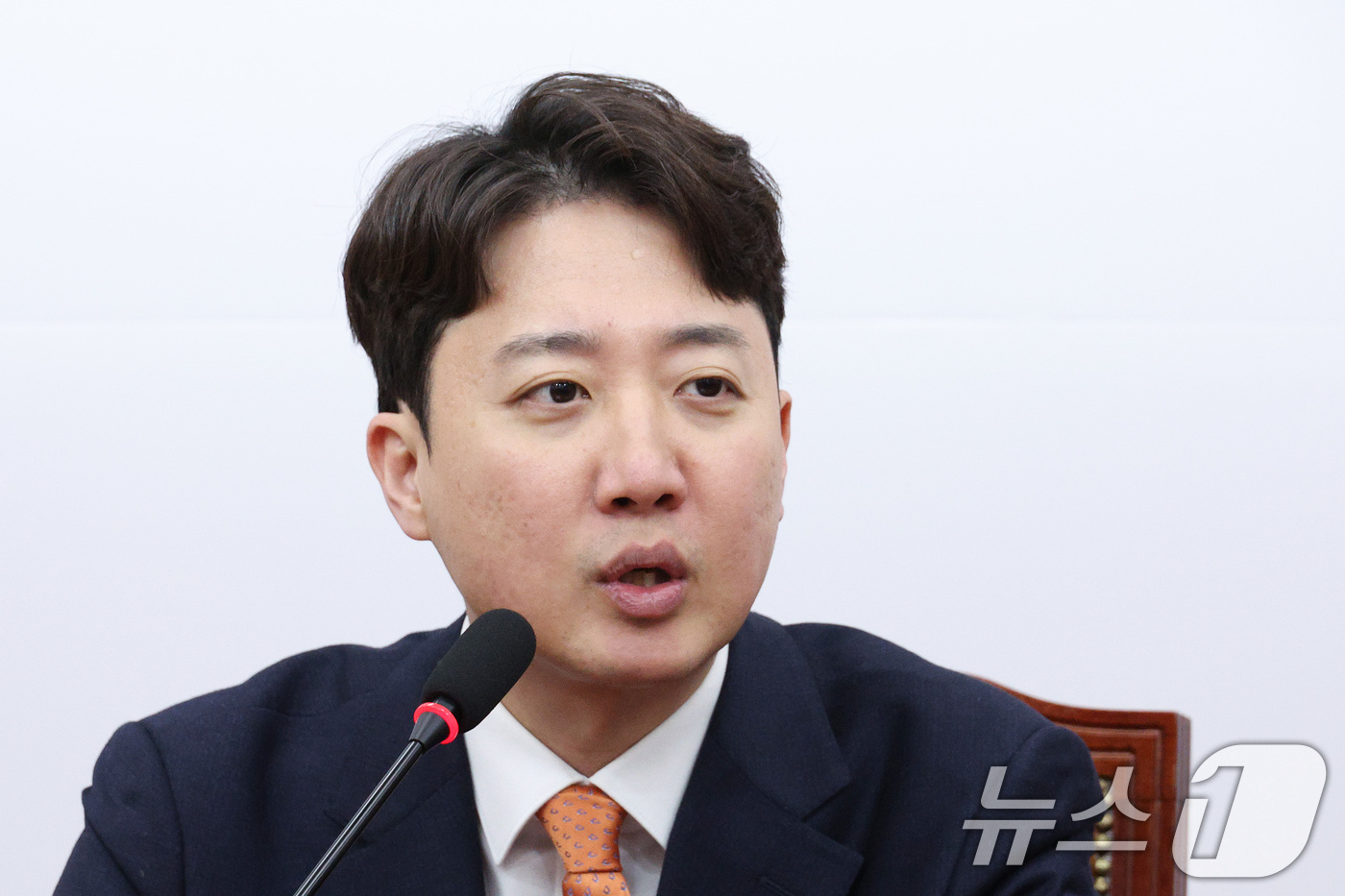 (서울=뉴스1) 신웅수 기자 = 이준석 개혁신당 대표가 13일 서울 여의도 국회에서 열린 장동혁 국민의힘 대표와의 회동에서 인사말을 하고 있다. 2026.1.13/뉴스1