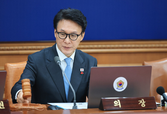 새해 첫 국무회의 주재하는 김민석 국무총리