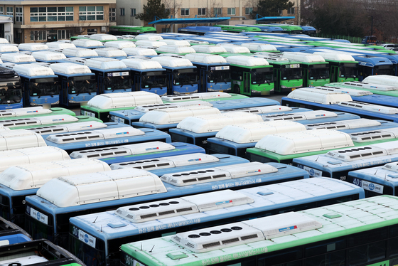 2년 만에 총파업 돌입한 서울 시내버스