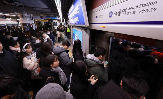 서울 버스 파업에 비상수송 총력…전세버스 투입·지하철 172회 증회