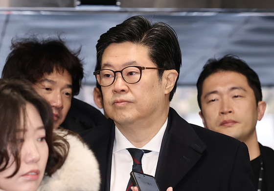 MBK 김병주 회장, 영장실질심사 출석