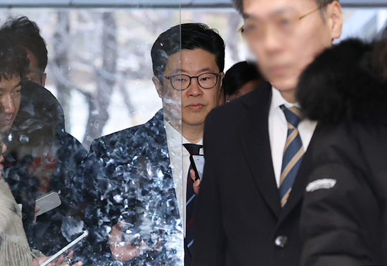 '홈플러스 사태' MBK 김병주 회장, '구속 기로'