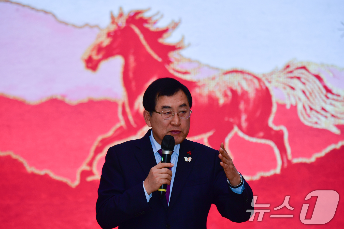 (경주=뉴스1) 최창호 기자 = 주낙영 경북 경주시장이 13일 시청 알천홀에서 열린 신년 기자간담회에서 인사말을 하고 있다. 2026.1.13/뉴스1