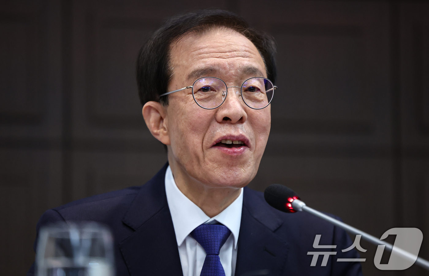 (서울=뉴스1) 김도우 기자 = 이석연 국민통합위원회 위원장이 13일 서울 중구 프레스센터에서 열린 관훈클럽 초청 토론회에 참석해 발언하고 있다. 2026.1.13/뉴스1
