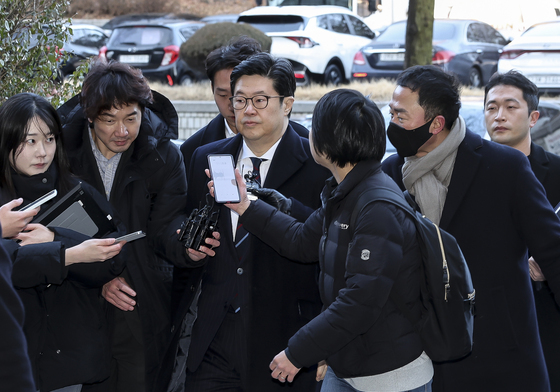 MBK 김병주 회장, 영장실질심사 출석