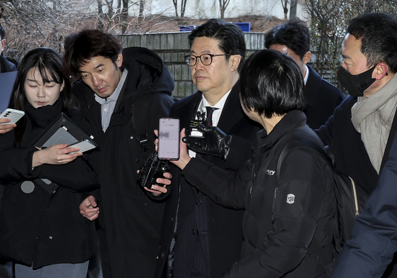 김병주 MBK 회장, 구속 갈림길