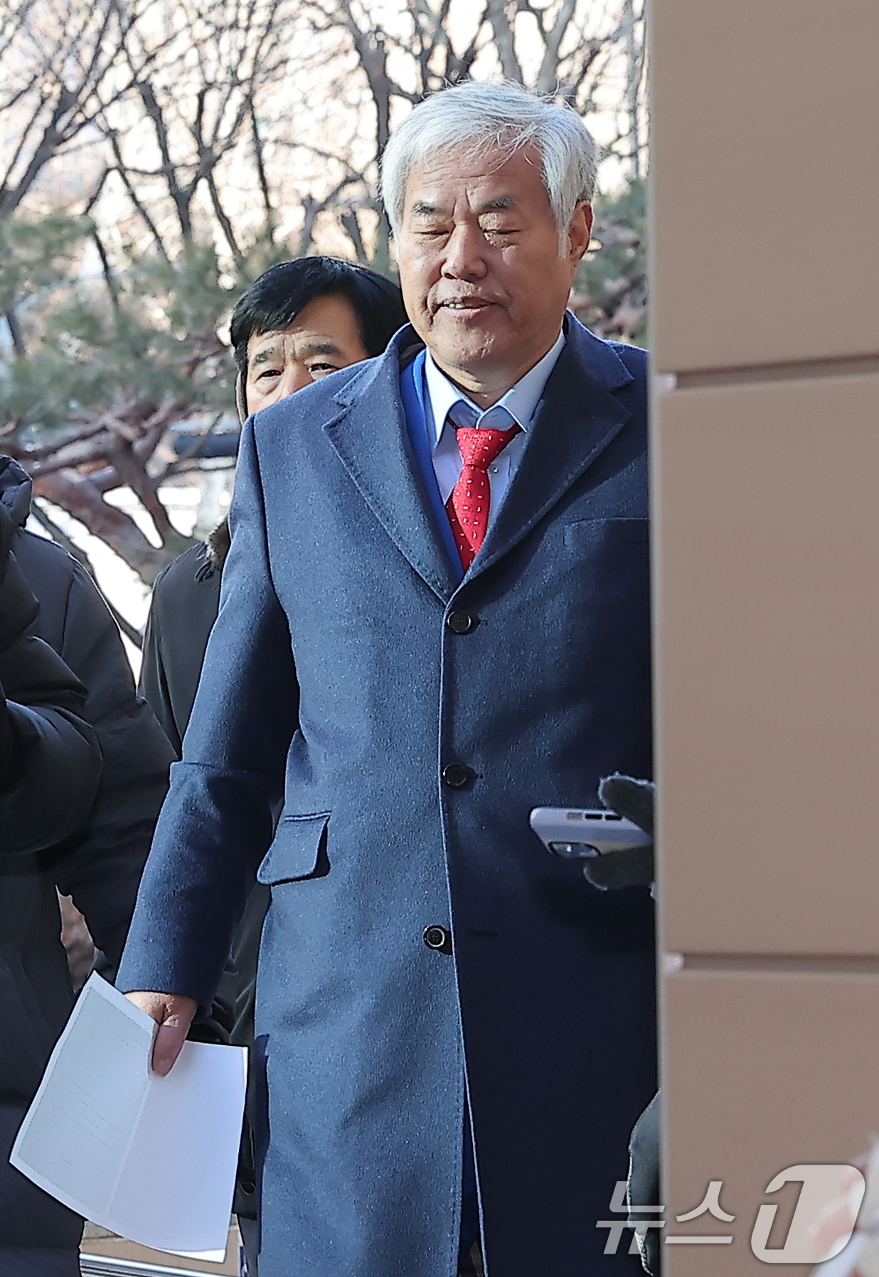 (서울=뉴스1) 김성진 기자 = 서부지법 난동 사태를 선동한 혐의를 받고 있는 전광훈 사랑제일교회 목사가 13일 서울 마포구 서울서부지방법원에서 열린 구속 전 피의자 심문(영장실질 …