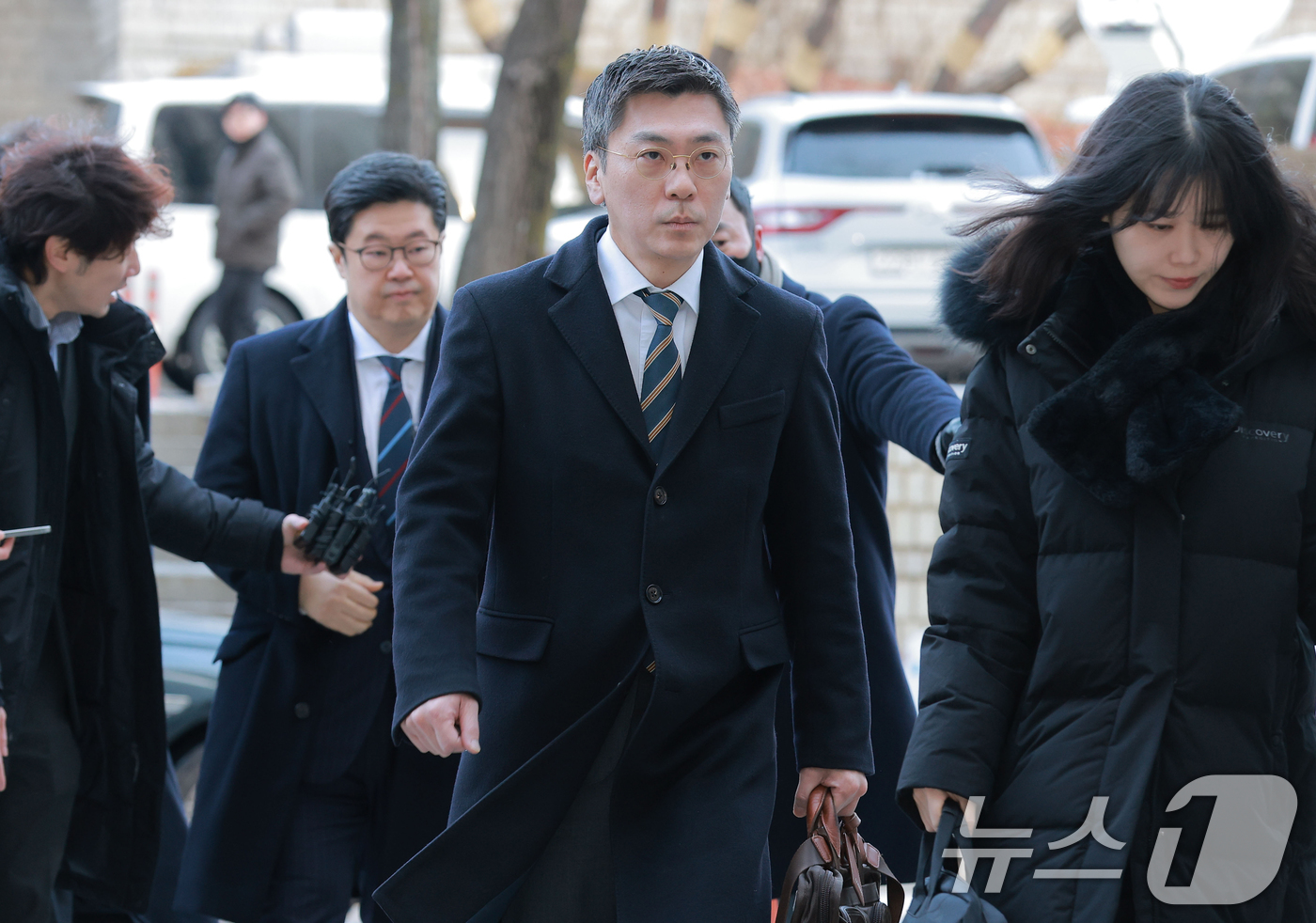 (서울=뉴스1) 오대일 기자 = '홈플러스 사태' 관련 자본시장법 위반 등의 혐의를 받는 김정환 MBK파트너스 부사장이 13일 오전 서울 서초구 서울중앙지방법원에서 열린 구속 전 …