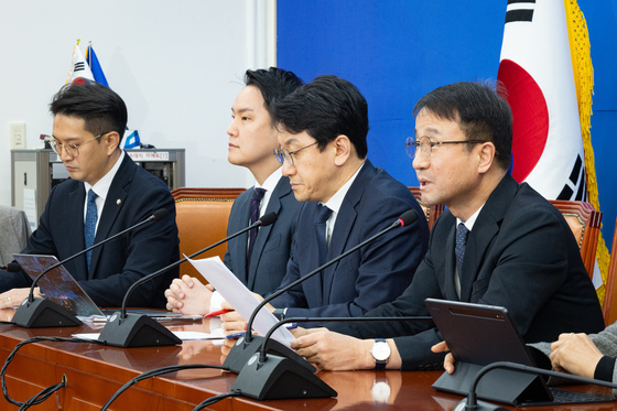 발언하는 한병도 민주당 원내대표