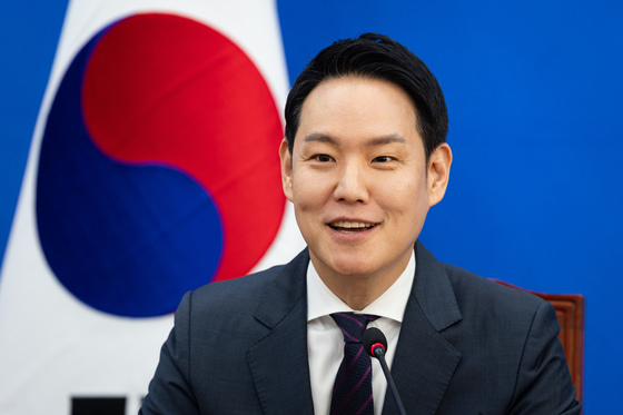 與 "野 '한성숙 지명 철회' 요구 무리…청문회서 검증하면 돼"
