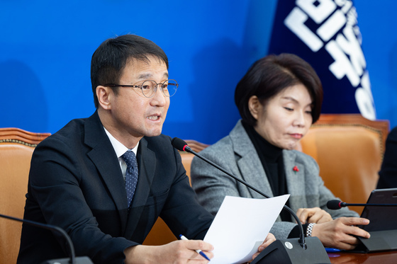 첫 원내대책회의 주재하는 한병도 원내대표