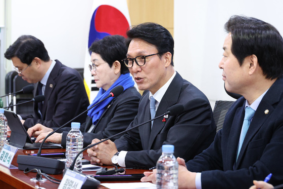 金총리 "'수사-기소 분리, 검찰개혁 핵심…보완수사권 폐지 원칙"