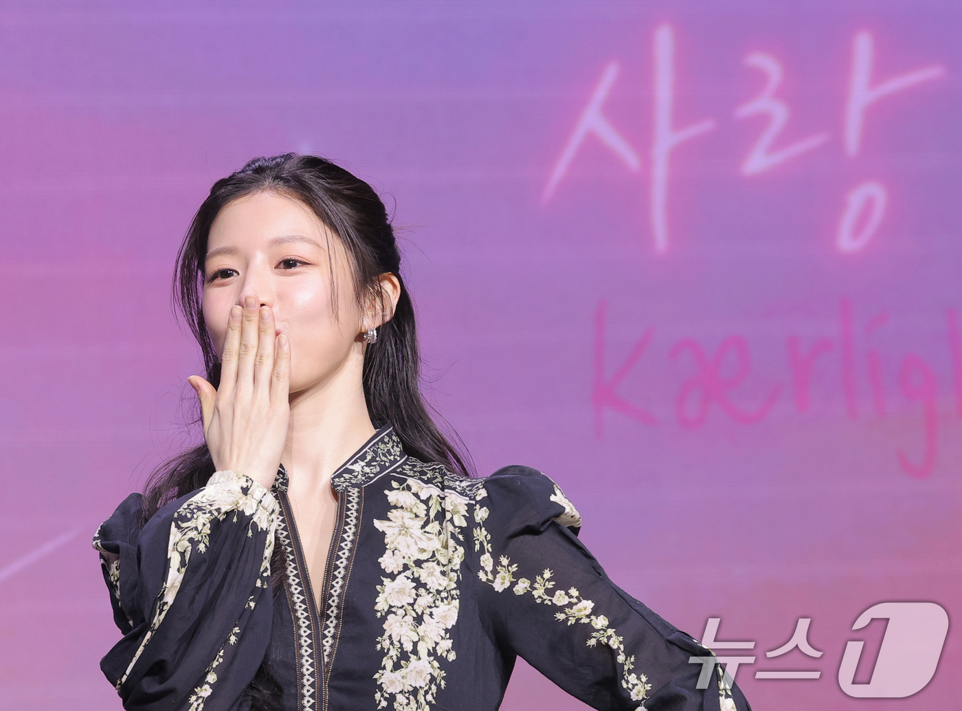 (서울=뉴스1) 권현진 기자 = 배우 고윤정이 13일 서울 강남구 조선팰리스 서울강남에서 열린 넷플릭스 시리즈 '이 사랑 통역 되나요?' 제작발표회에 참석해 포즈를 취하고 있다.' …