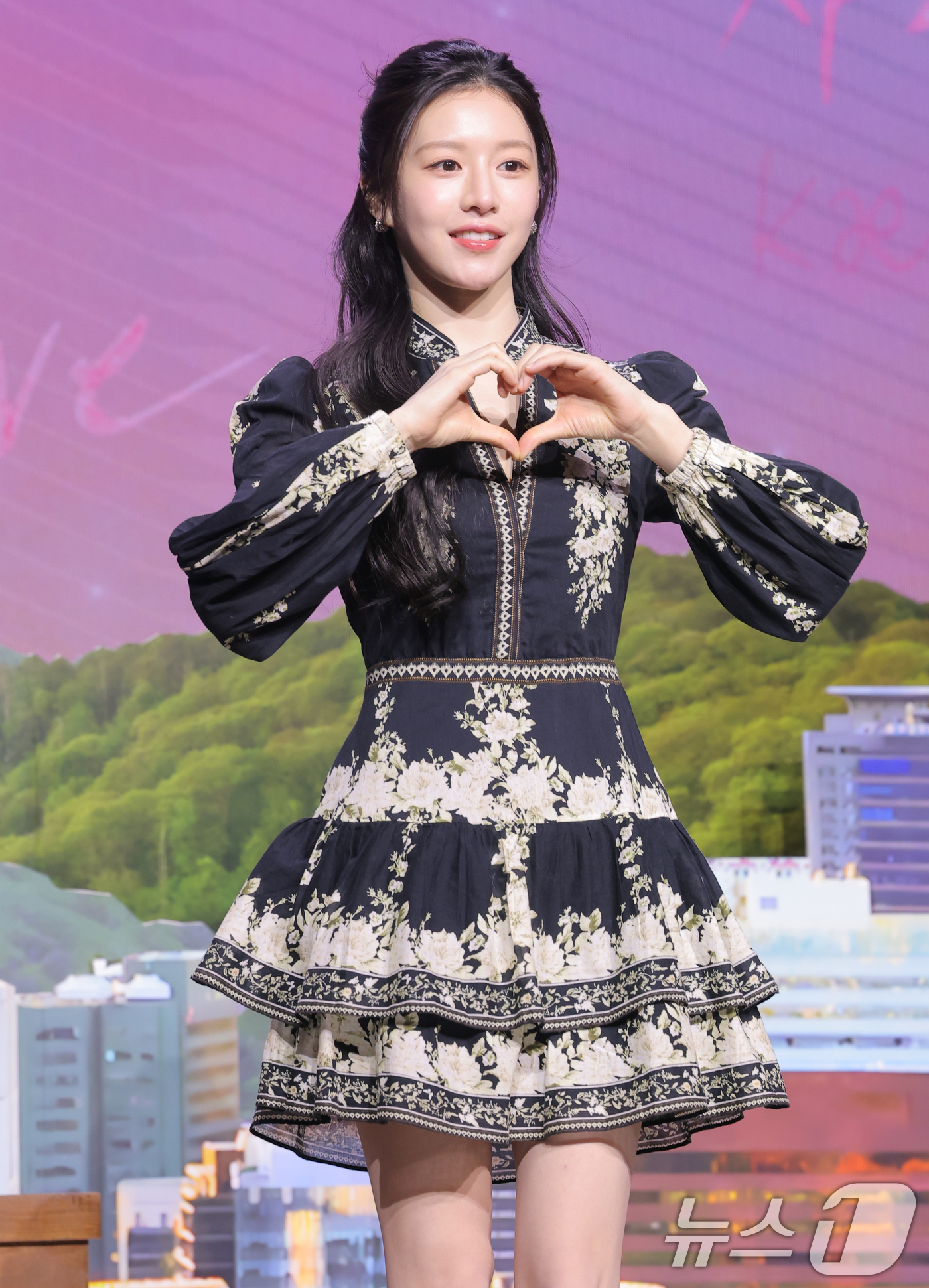 (서울=뉴스1) 권현진 기자 = 배우 고윤정이 13일 서울 강남구 조선팰리스 서울강남에서 열린 넷플릭스 시리즈 '이 사랑 통역 되나요?' 제작발표회에 참석해 포즈를 취하고 있다.' …