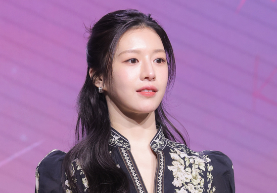 고윤정, AI가 만든 꽃