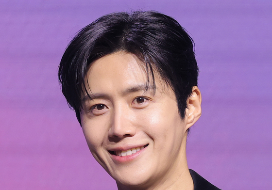 김선호, 다중언어 통역사 주호진