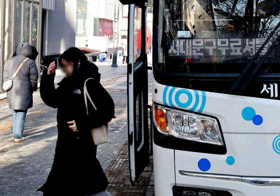 서울 시내버스 무기한 파업 돌입...'지자체별 셔틀 운행'