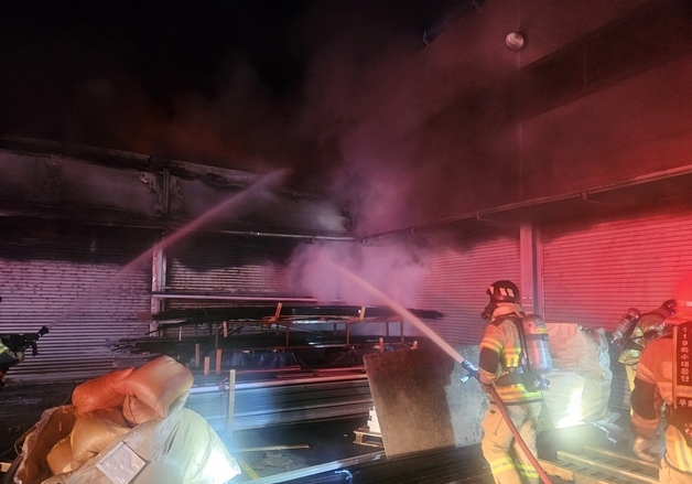 완주 한 작업장에서 불…건물 전소돼 2900만 원 재산피해