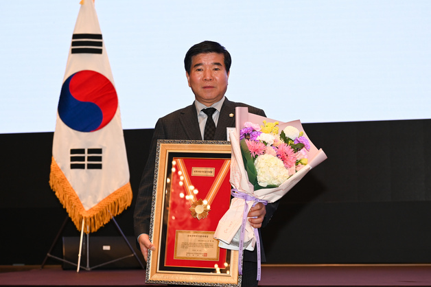 김영태 남원시의회 의장, '전북지방의정봉사대상' 수상