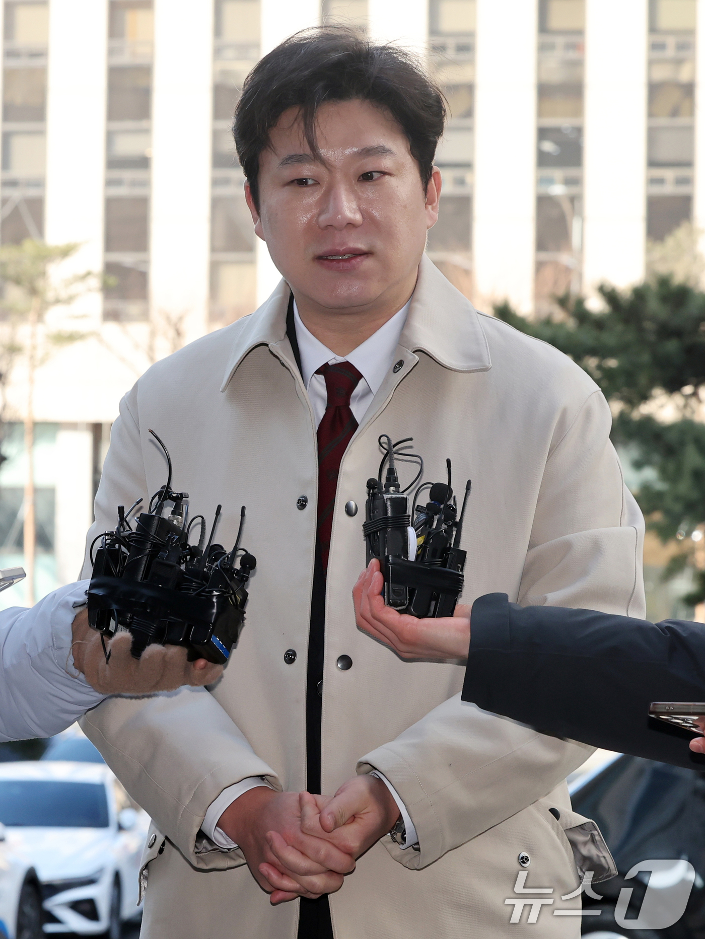 (서울=뉴스1) 황기선 기자 = 진종오 국민의힘 의원이 13일 오후 서울 마포구 서울경찰청 공공범죄수사대에서 김경 서울시의원의 '공천 헌금' 의혹과 관련한 고발인 신분으로 출석, …