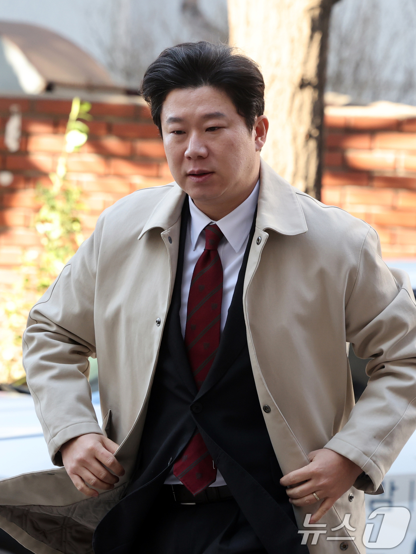 (서울=뉴스1) 황기선 기자 = 진종오 국민의힘 의원이 13일 오후 서울 마포구 서울경찰청 공공범죄수사대에서 김경 서울시의원의 '공천 헌금' 의혹과 관련한 고발인 신분으로 출석하고 …