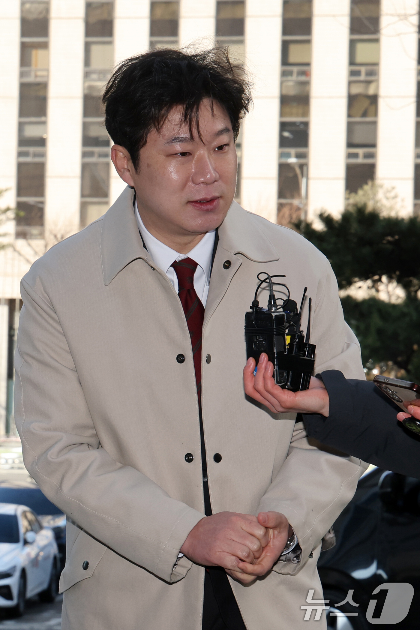 (서울=뉴스1) 황기선 기자 = 진종오 국민의힘 의원이 13일 오후 서울 마포구 서울경찰청 공공범죄수사대에서 김경 서울시의원의 '공천 헌금' 의혹과 관련한 고발인 신분으로 출석, …