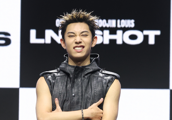 롱샷 률, 개구쟁이 표정