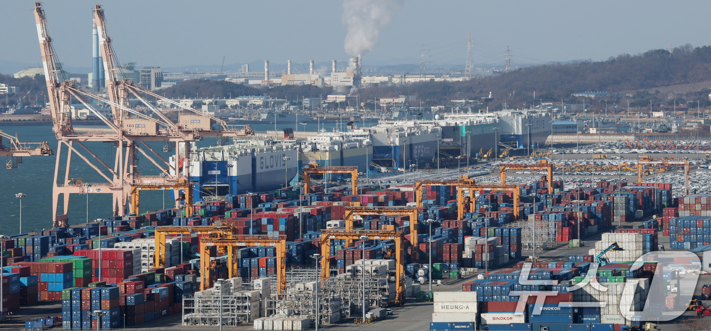 (평택=뉴스1) 김영운 기자 = 미국 연방대법원이 도널드 트럼프 행정부가 국제긴급경제권한법(IEEPA)에 근거해 부과한 상호관세에 대한 최종 결정을 이르면 오는 14일(현지시간) …