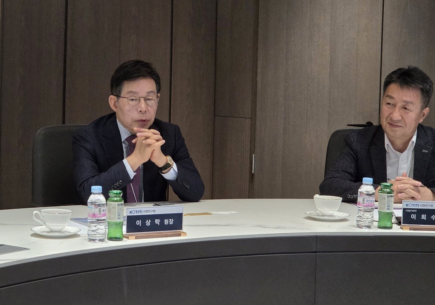 본문 이미지 - '반려동물 제품 품질안전 인증사업' 추진을 위한 실무회의에 참석한 이상락 코티티시험연구원장 ⓒ 뉴스1