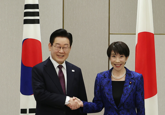 李대통령-다카이치, 확대회담