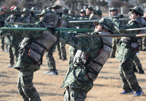 "힘차게 노를 저어라"