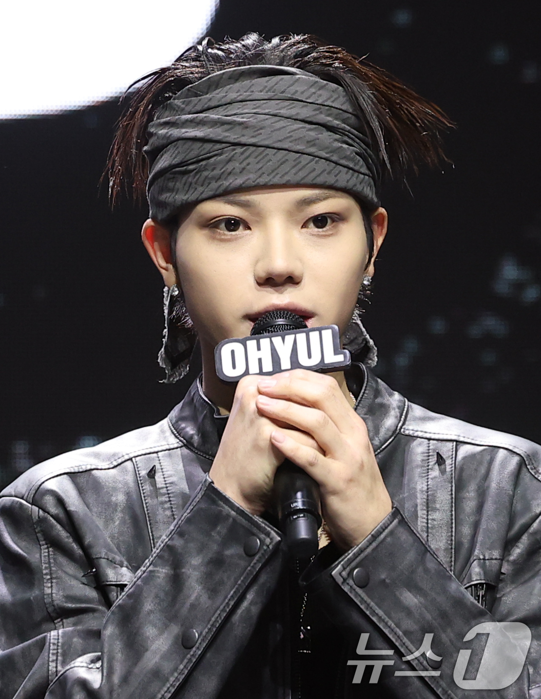 (서울=뉴스1) 권현진 기자 = 그룹 롱샷(LNGSHOT)의 오율이 13일 서울 영등포구 명화라이브홀에서 가진 데뷔 EP '샷 콜러스'(SHOT CALLERS) 발매 쇼케이스에서 …