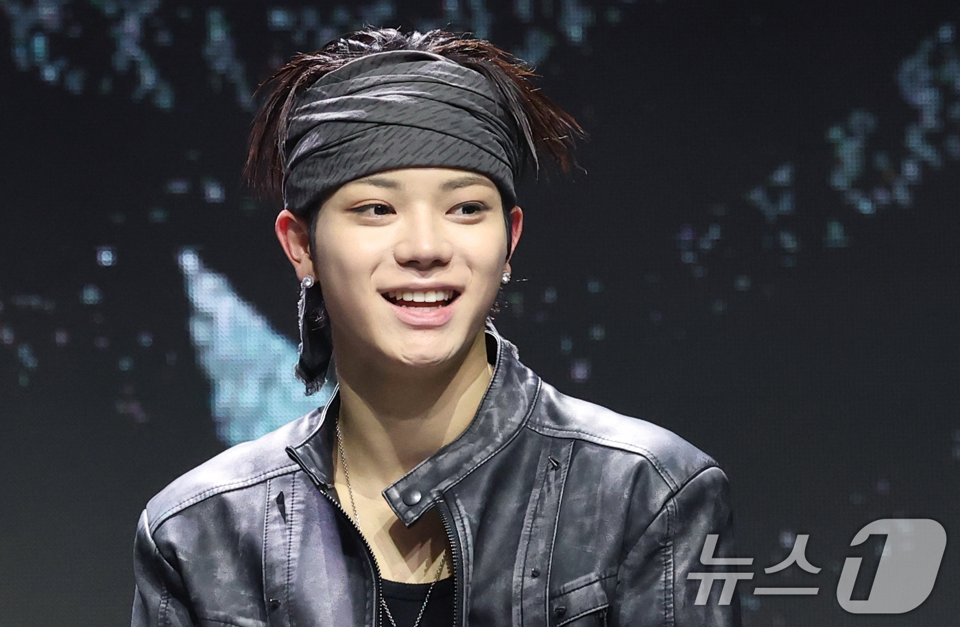 (서울=뉴스1) 권현진 기자 = 그룹 롱샷(LNGSHOT)의 오율이 13일 서울 영등포구 명화라이브홀에서 가진 데뷔 EP '샷 콜러스'(SHOT CALLERS) 발매 쇼케이스에서 …