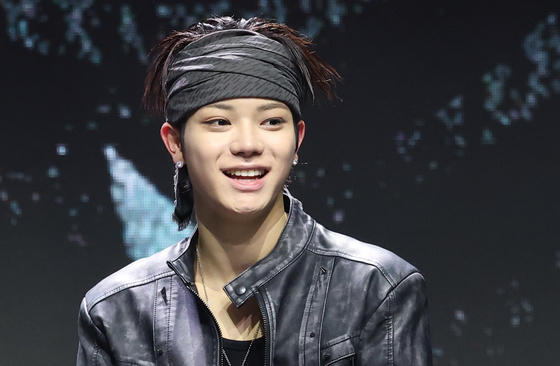 미소 짓는 롱샷 오율