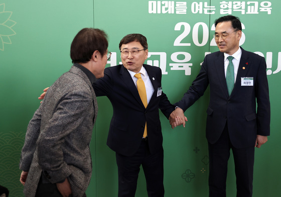 정근식 교육감 "함께 하시죠"