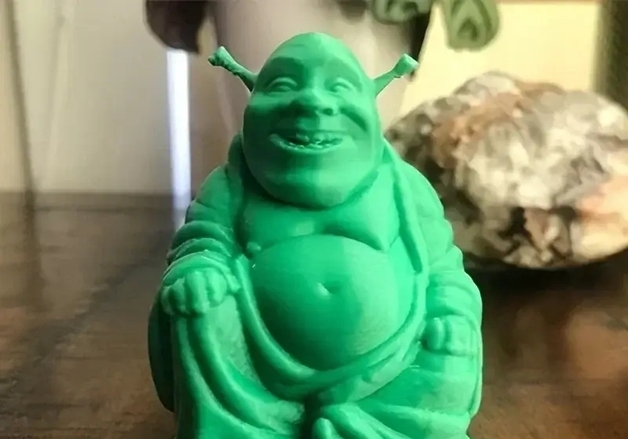 4년간 정성껏 모신 초록 불상, 알고 보니 '3D 인쇄' 슈렉 피규어