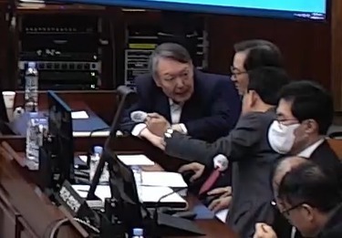 尹 내란 우두머리 선고 D-1…공수처 수사권·내란 인정·형량 관심