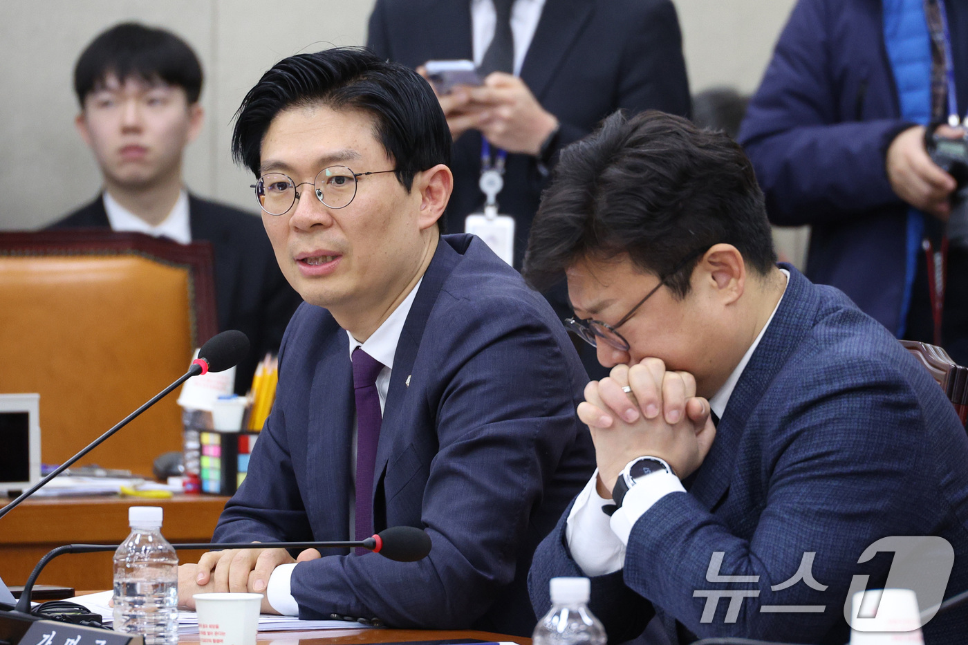 (서울=뉴스1) 신웅수 기자 = 조정훈 국민의힘 의원이 13일 서울 여의도 국회에서 열린 정치개혁특별위원회 전체회의에서 발언하고 있다. 2026.1.13/뉴스1